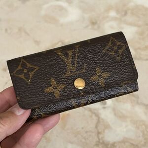 Louis Vuitton Monogram Multicles 4 Ring Key Case Unisex